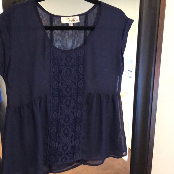 Top - Picture 2 of 2